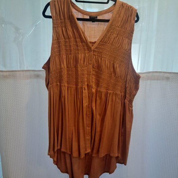NWOT Torrid Rayon Slub Smocked Sleeveless Button-Up Size 3 - Picture 2 of 8